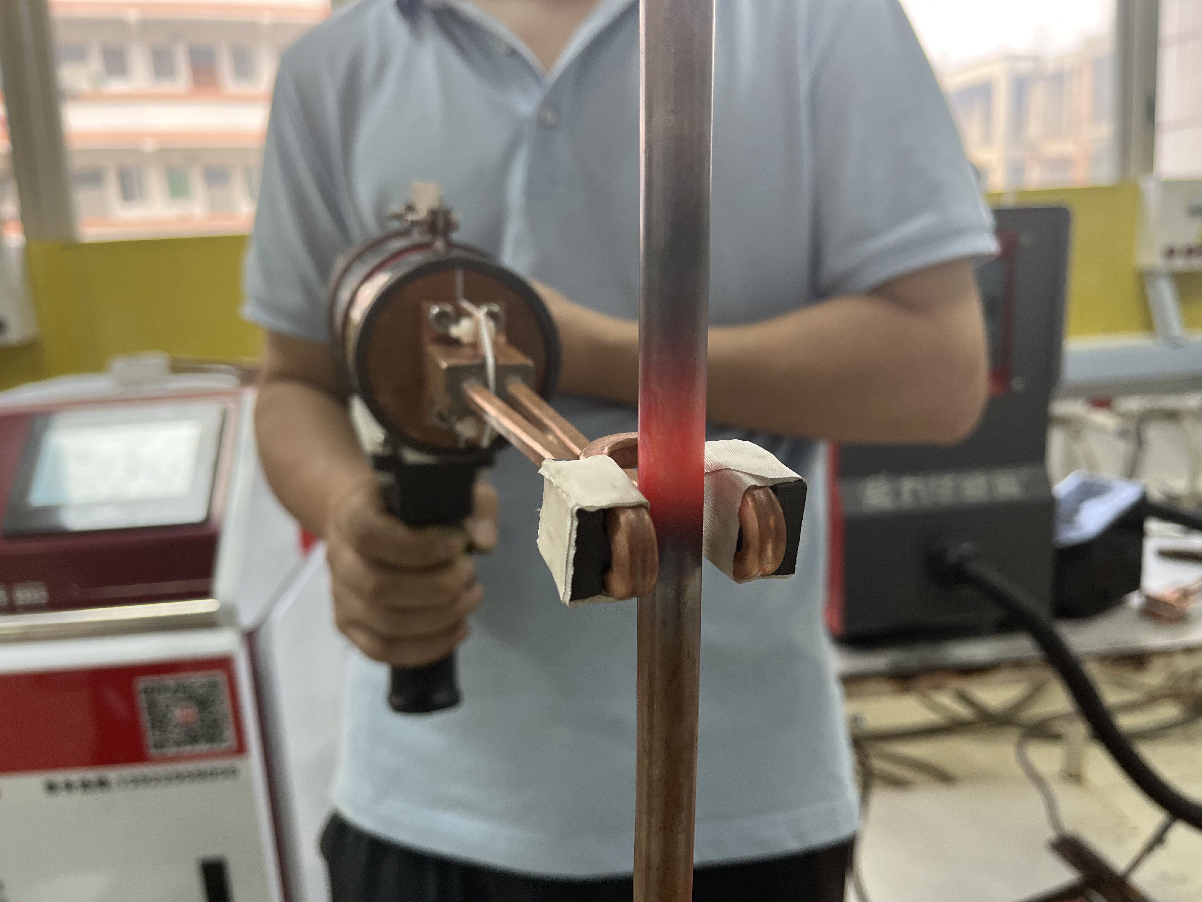 手持高頻焊感應加熱設(shè)備主要參數(shù)和常見問題